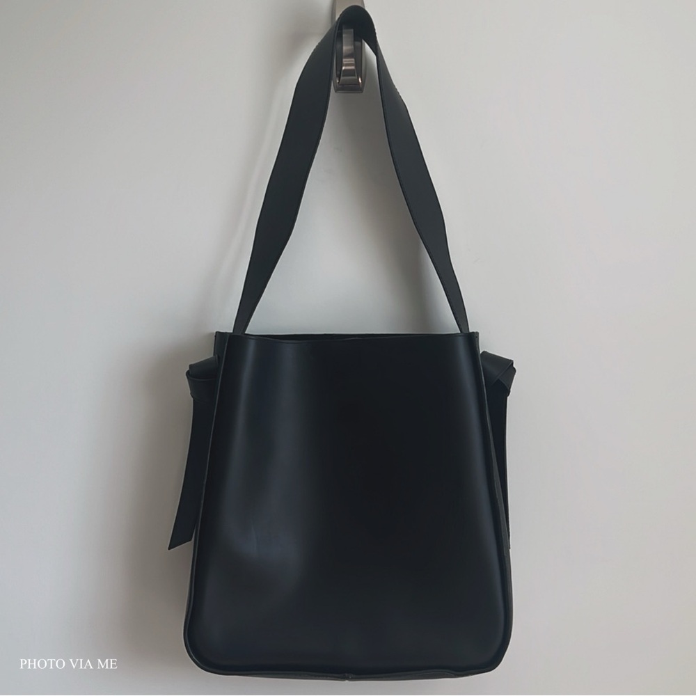 BRAND NEW, never worn, ABLE black Leather tote for Sale.